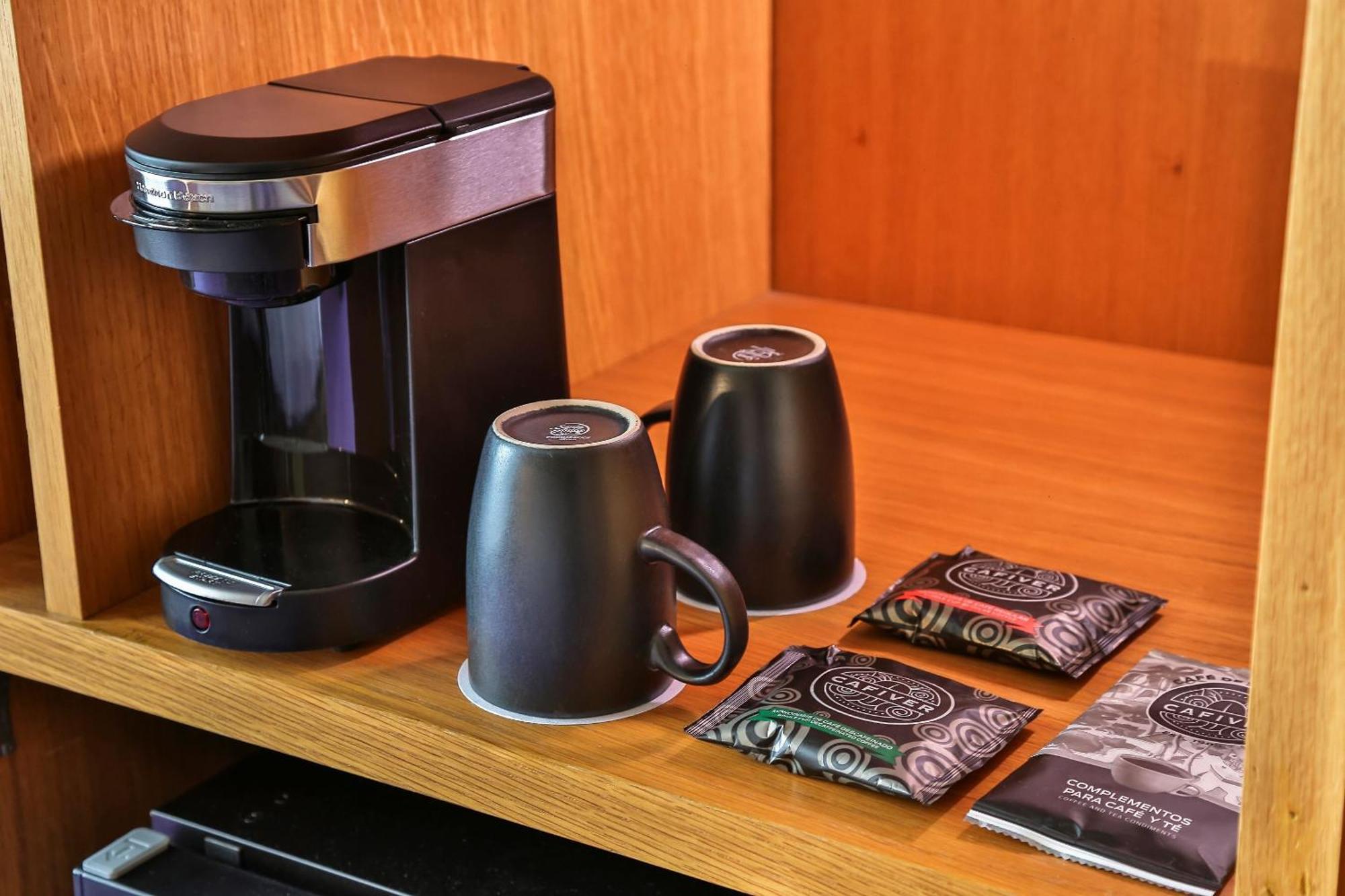 Camino Real Santa Fe Hotel Mexico-stad Buitenkant foto A Keurig coffee maker